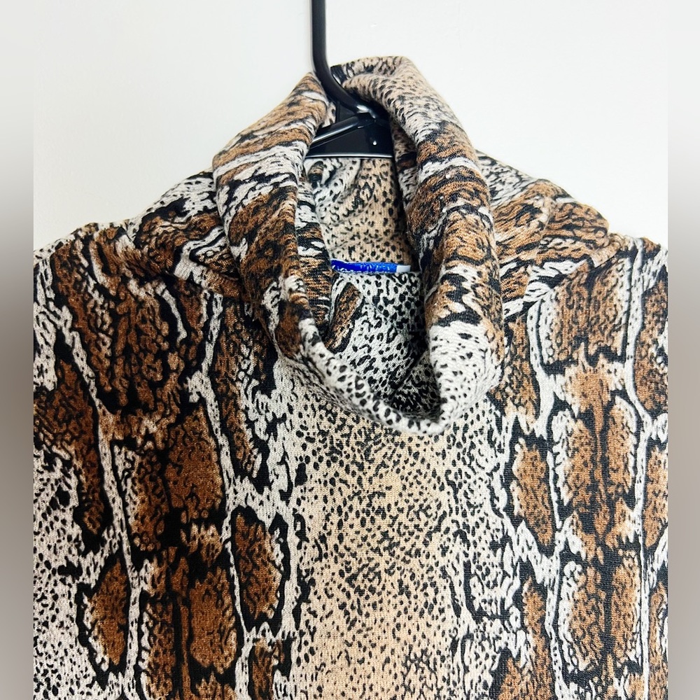 Zara turtleneck snakeskin sweater - Picture 3 of 5